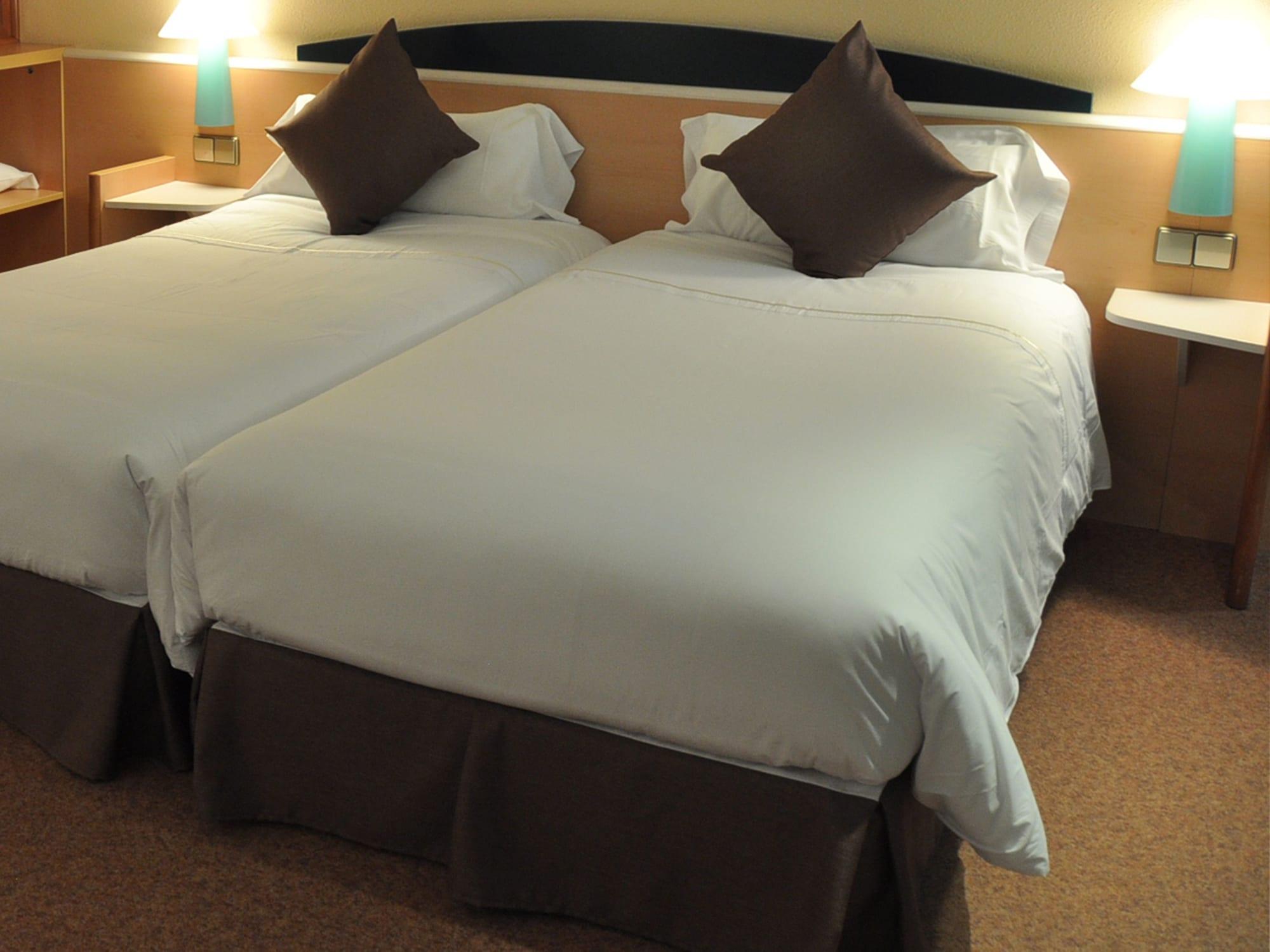 Hotel Tropical Les Escaldes ภายนอก รูปภาพ