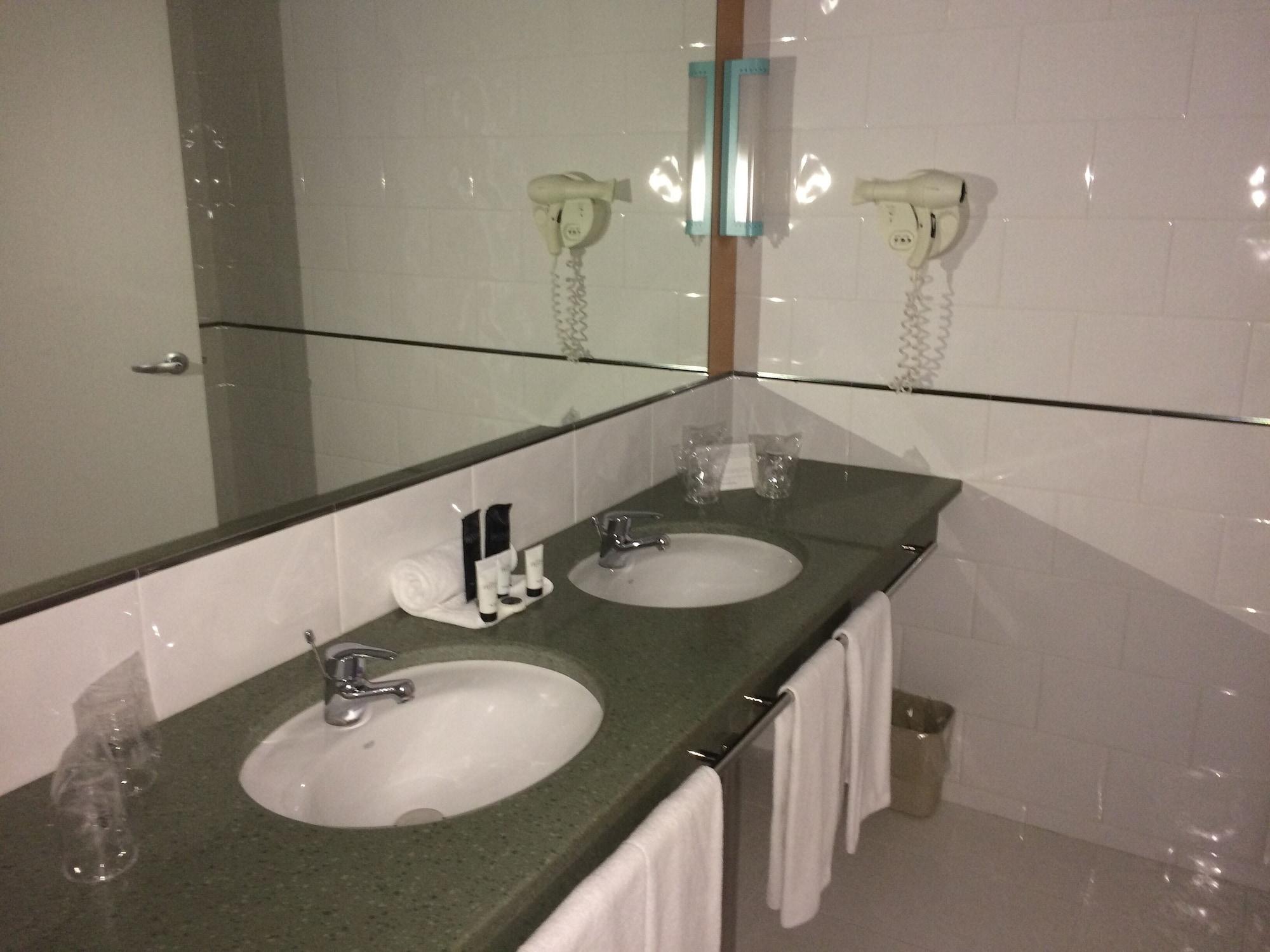 Hotel Tropical Les Escaldes ภายนอก รูปภาพ