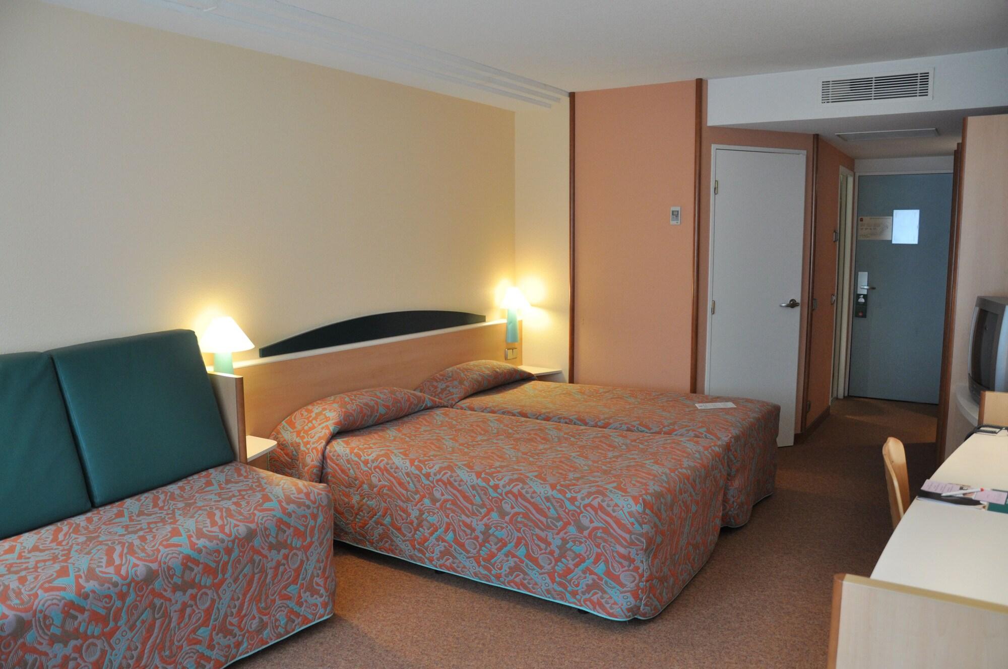 Hotel Tropical Les Escaldes ภายนอก รูปภาพ
