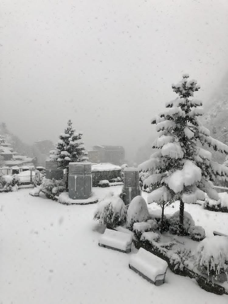 Hotel Tropical Les Escaldes ภายนอก รูปภาพ
