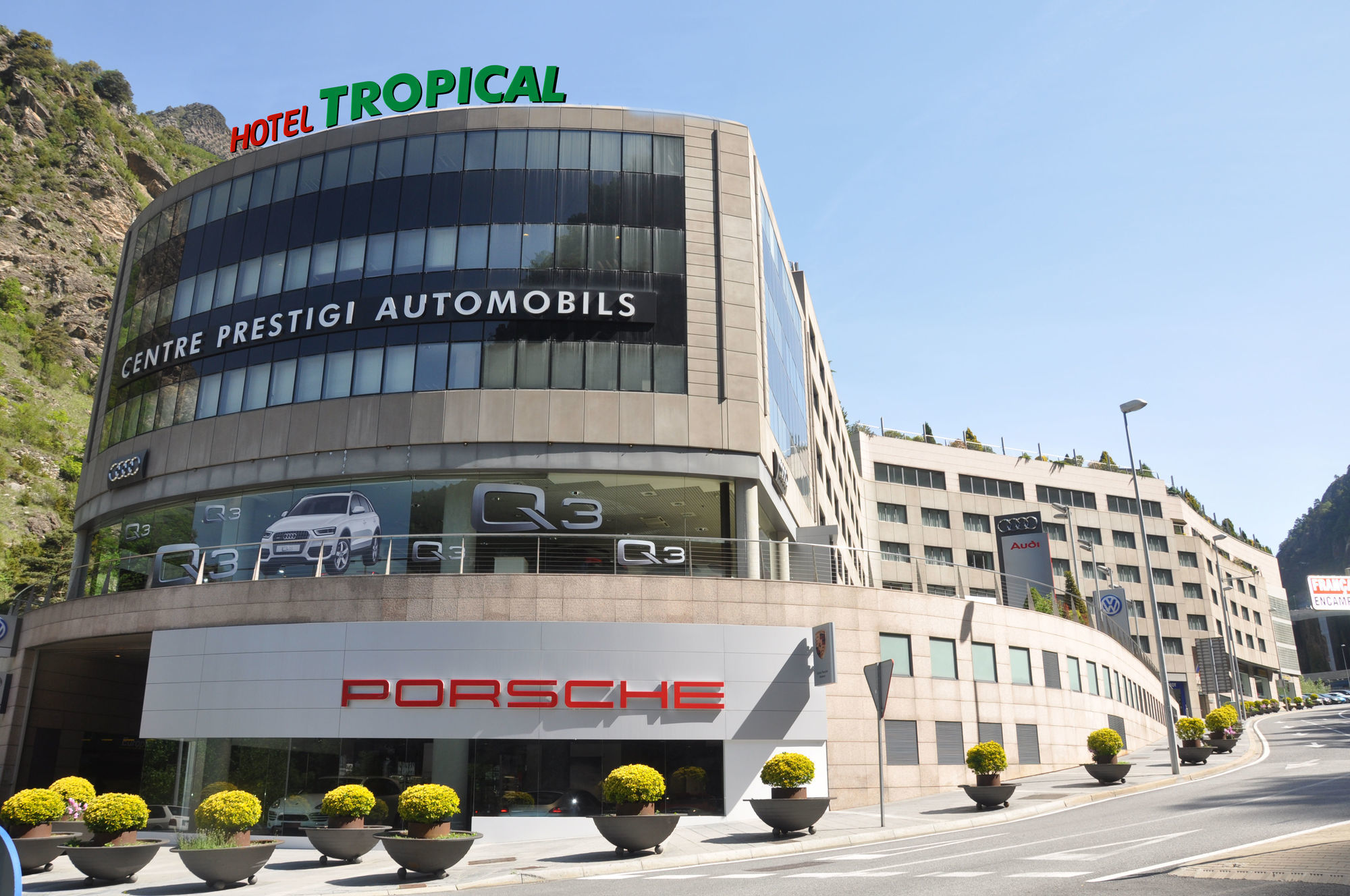 Hotel Tropical Les Escaldes ภายนอก รูปภาพ