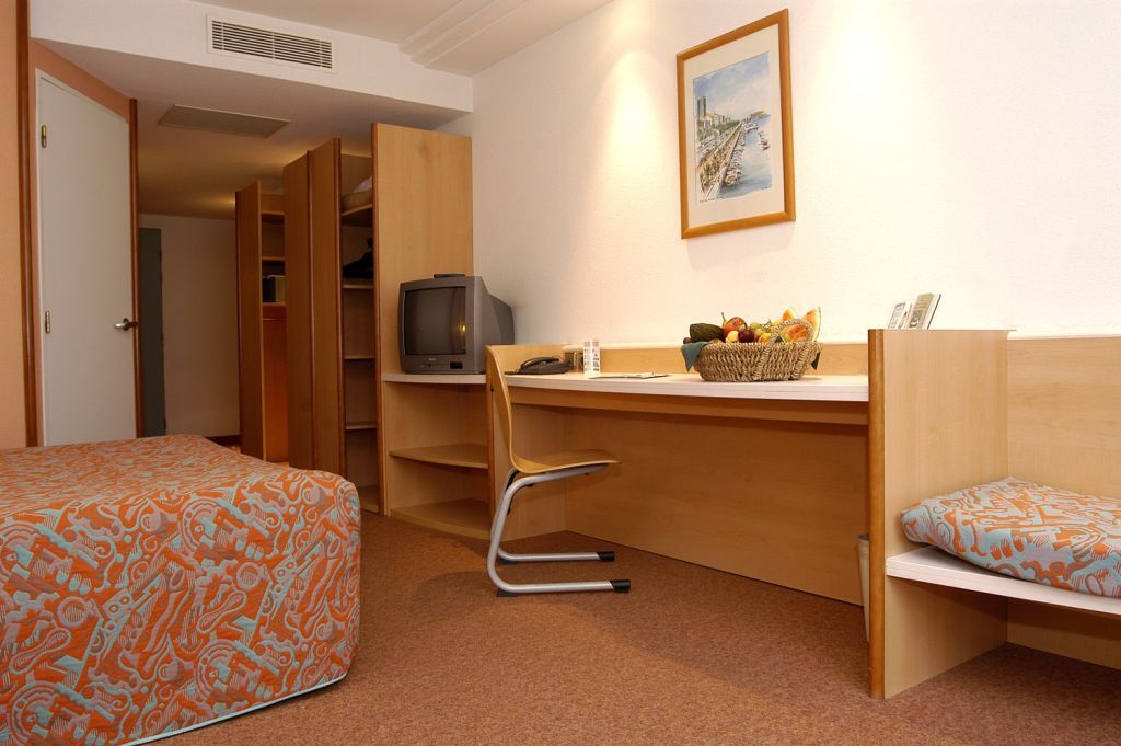 Hotel Tropical Les Escaldes ภายนอก รูปภาพ