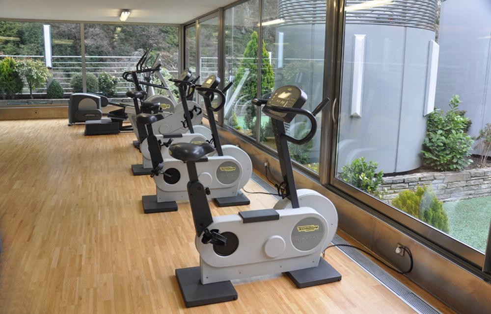 Hotel Tropical Les Escaldes ภายนอก รูปภาพ