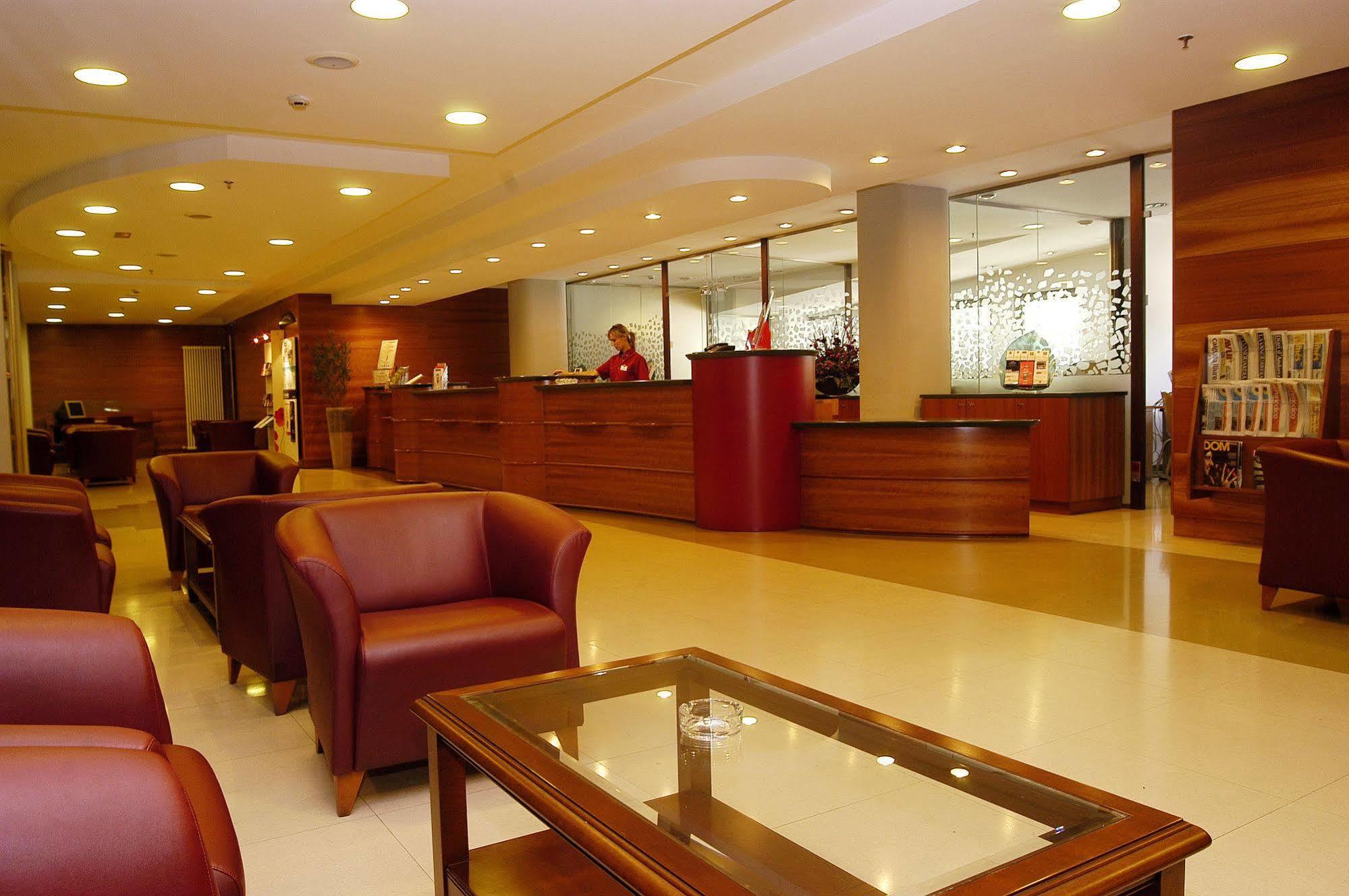 Hotel Tropical Les Escaldes ภายนอก รูปภาพ