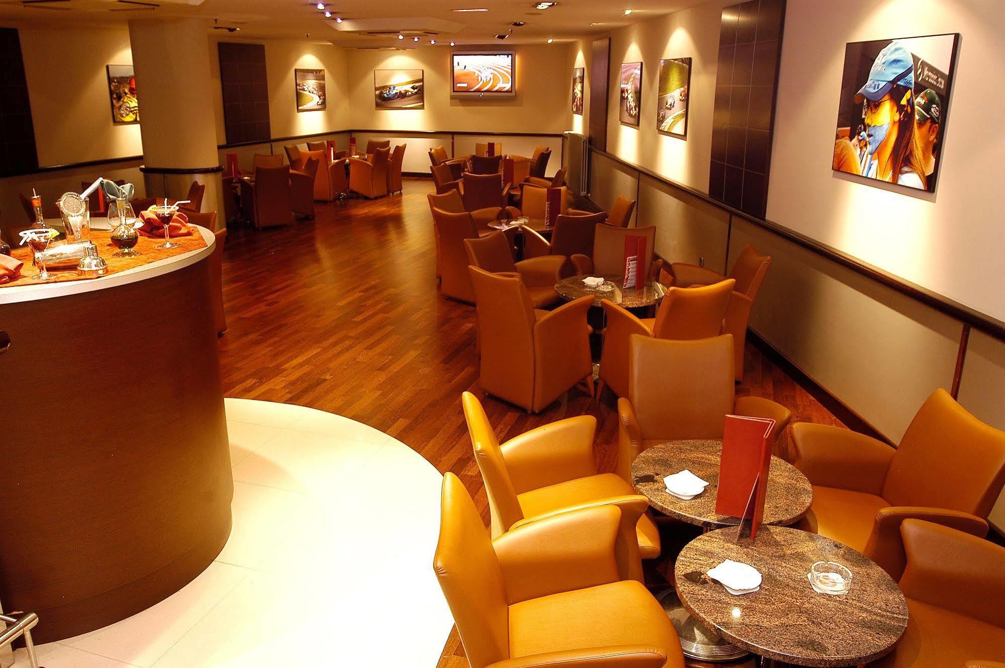 Hotel Tropical Les Escaldes ภายนอก รูปภาพ