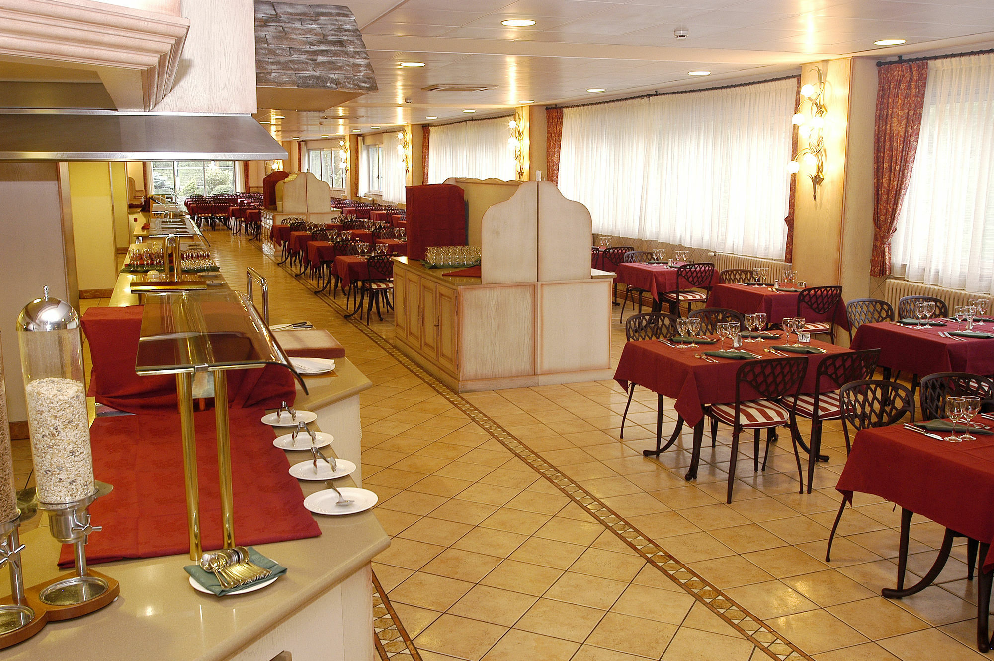 Hotel Tropical Les Escaldes ภายนอก รูปภาพ